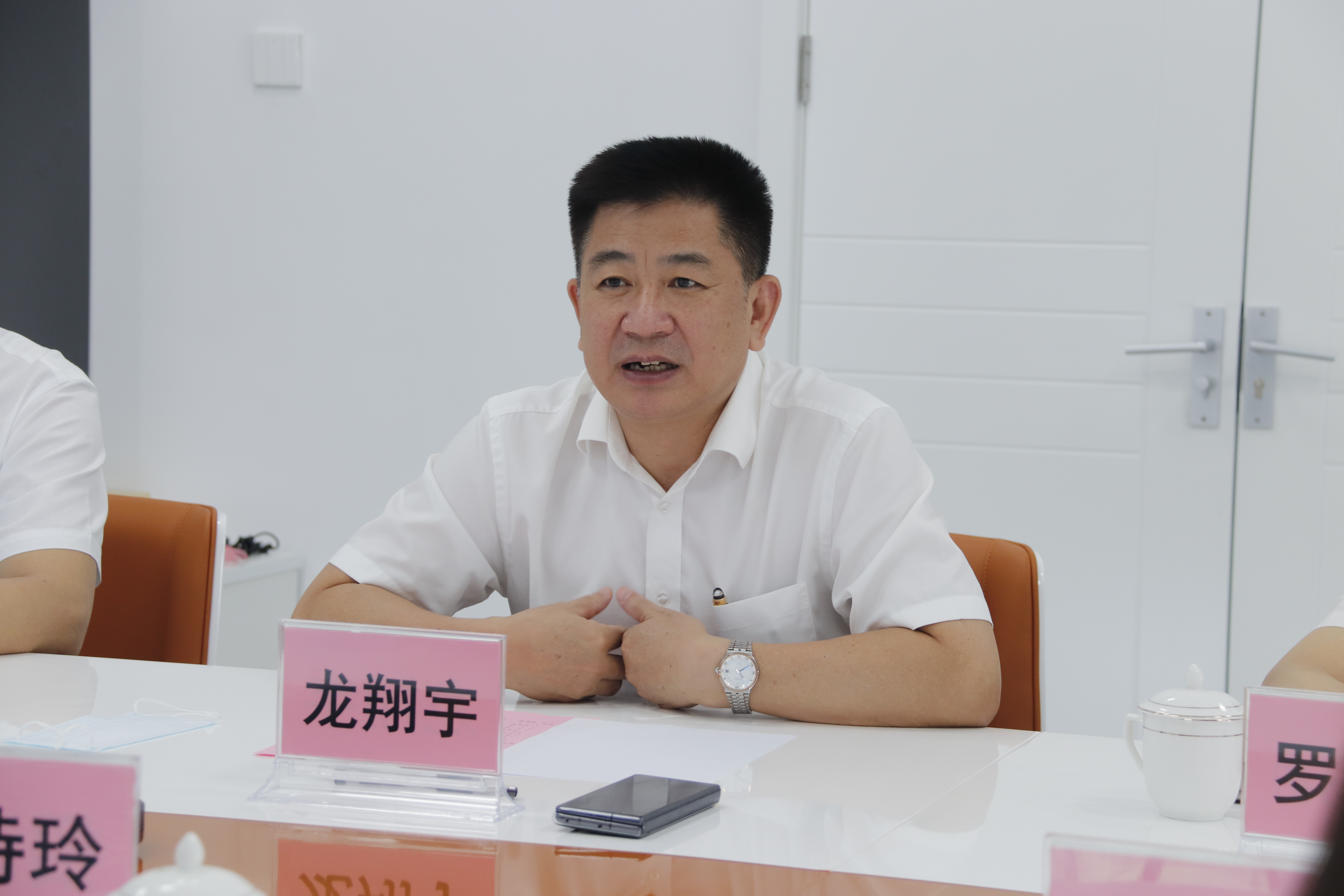 "广东健翔医院集团总裁,佛山健翔医院院长龙翔宇教授表示,不止是年轻